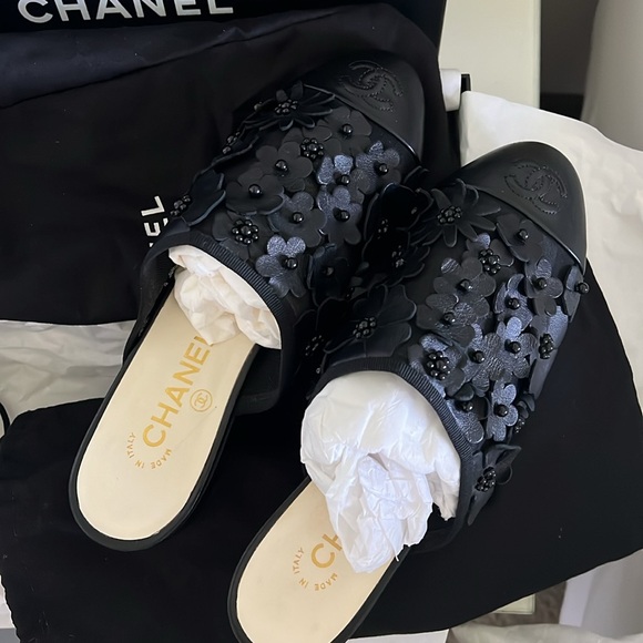 Authentic Chanel  mules - Picture 3 of 17